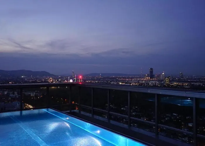 Executive W/ Rooftop Pool Apartment Vienna
