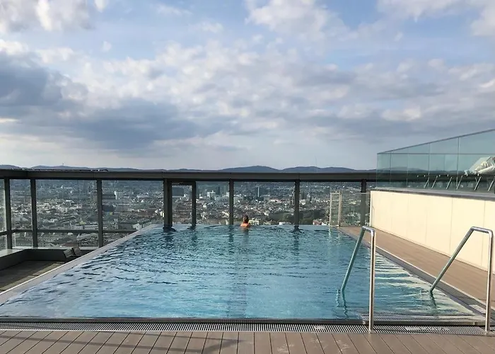 Executive W/ Rooftop Pool *